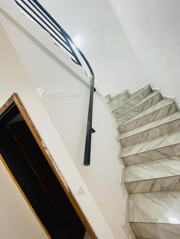 Vente villa duplex de 4 pièces à cocody angre nouveau chu djorobite 1 — photo 3