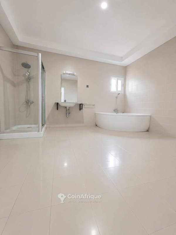 Location villa duplex de 5 pièces à cocody rivera abatta résidentiel — photo 2