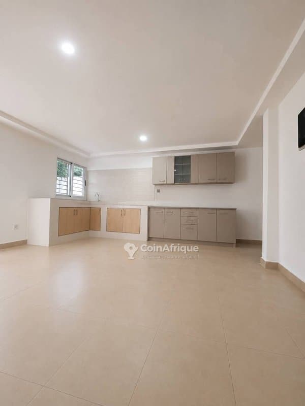 Location villa duplex de 5 pièces à cocody rivera abatta résidentiel — photo 4