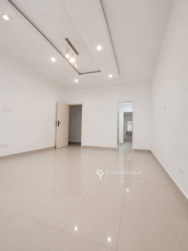 Location villa duplex de 5 pièces à cocody rivera abatta résidentiel — photo 5