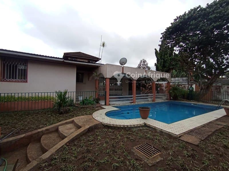 Location villa basse 7 pièces - Cocody 2 plateaux