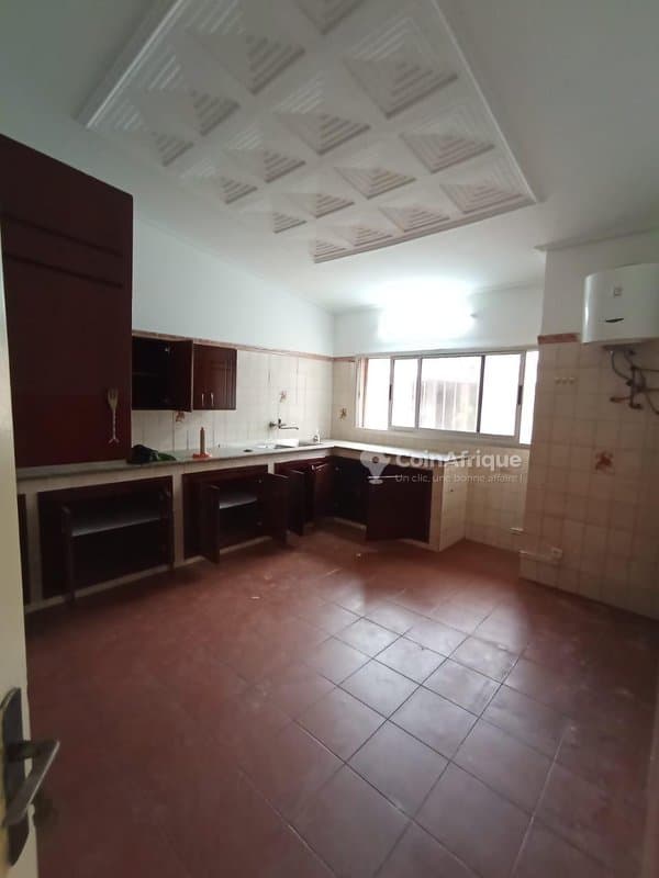 Location villa basse 7 pièces - Cocody 2 plateaux — photo 2