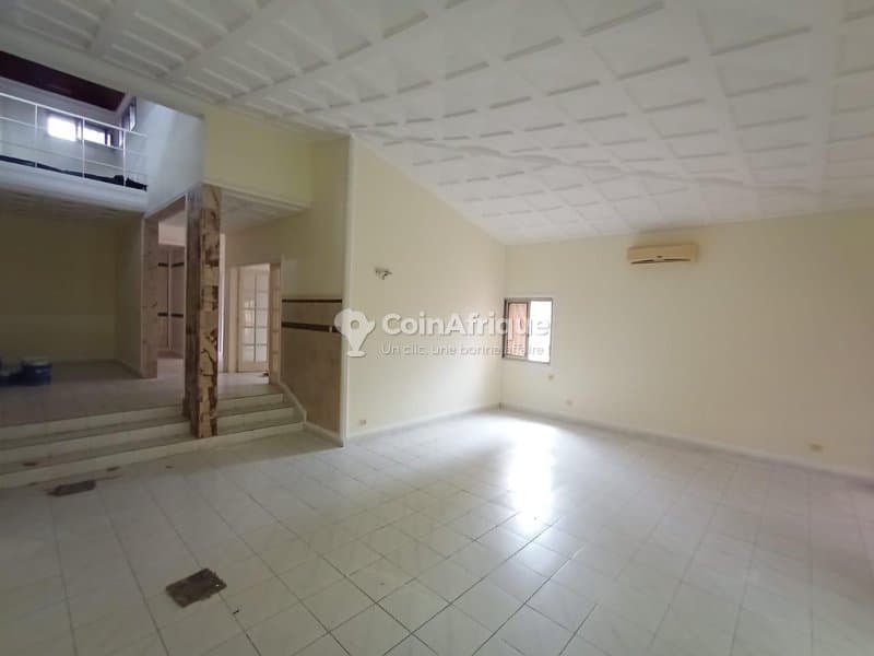 Location villa basse 7 pièces - Cocody 2 plateaux — photo 3