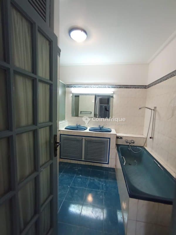 Location villa basse 7 pièces - Cocody 2 plateaux — photo 4