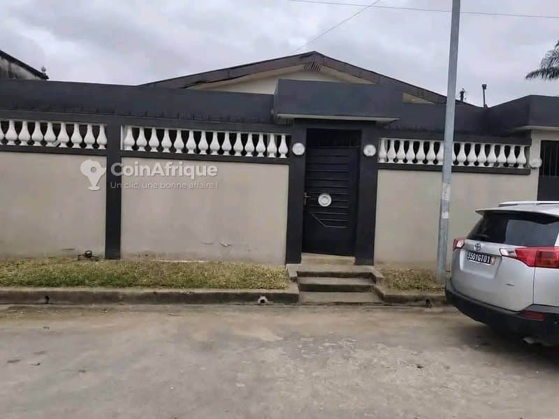 Vente Villa basse de 6 pièces à vendre situé à cocody angre dans une cité non loin de l'église stain ambroise