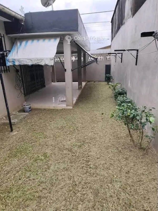 Vente Villa basse de 6 pièces à vendre situé à cocody angre dans une cité non loin de l'église stain ambroise — photo 3