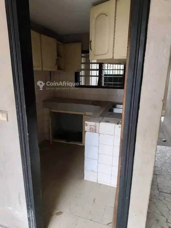 Vente Villa basse de 6 pièces à vendre situé à cocody angre dans une cité non loin de l'église stain ambroise — photo 4