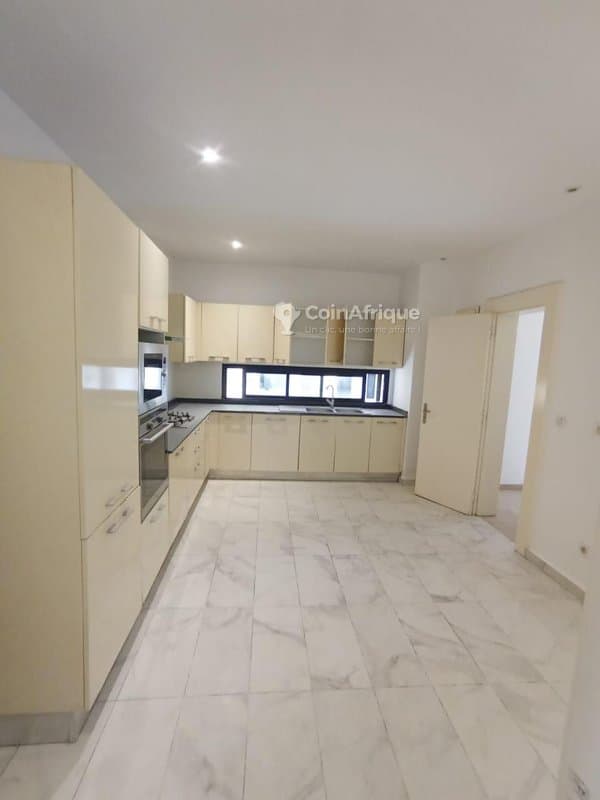 Location appartement de standing 4 pièces - cocody 2 plateaux 7eme tranche