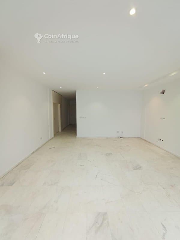 Location appartement de standing 4 pièces - cocody 2 plateaux 7eme tranche — photo 4