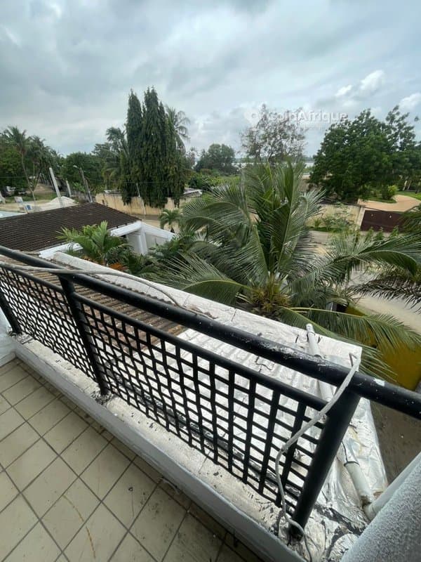 Location villa triplex de 7 pièces à cocody rivera 4 mbadon vue lagunaire — photo 3