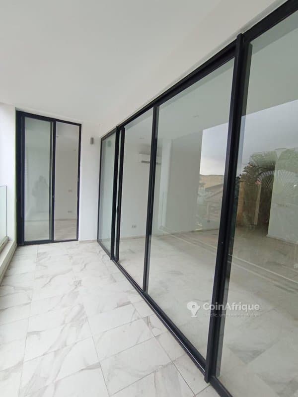 Location appartement de standing 4 pièces - Cocody 2 plateaux 7eme tranche