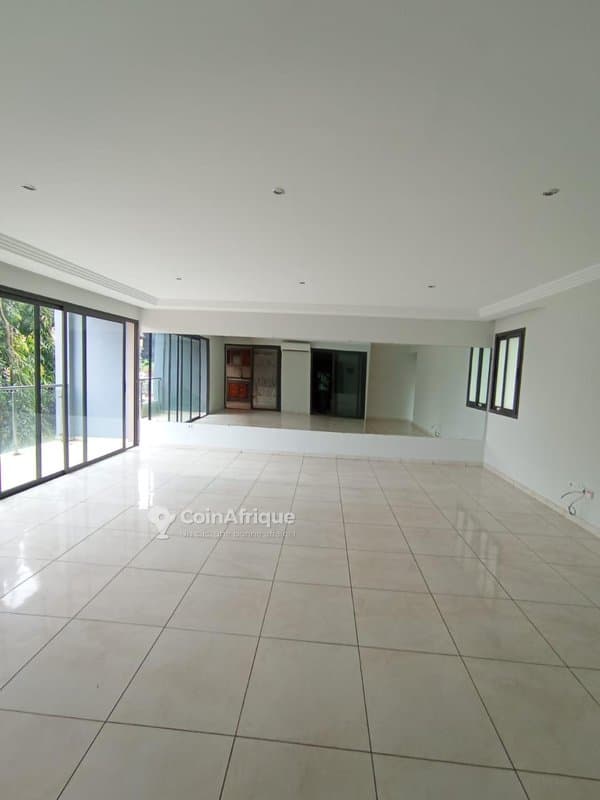 Location appartement 3 pièces à Cocody 2 Plateaux 9eme tranche