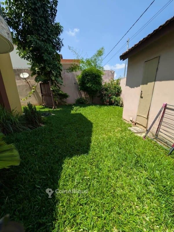 Location villa duplex de 6 pièces à cocody rivera 3 cité sinakassi 1