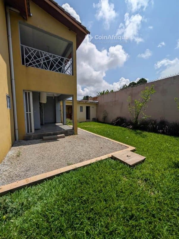 Location villa duplex de 6 pièces à cocody rivera 3 cité sinakassi 1 — photo 2