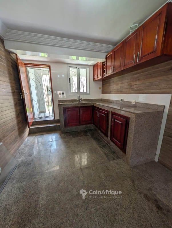 Location villa duplex de 6 pièces à cocody rivera 3 cité sinakassi 1 — photo 4