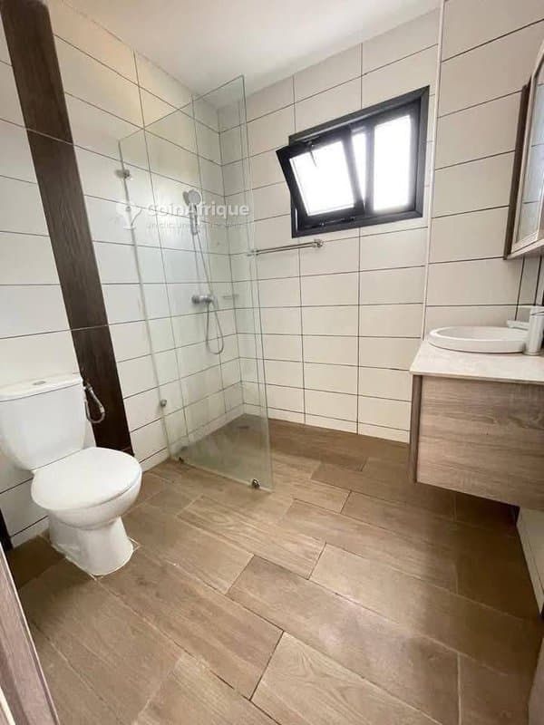 location appartements 3 pièces haut standing- cocody — photo 4