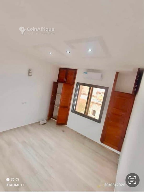 Location appartement 3 pièces à cocody non au 1er étage — photo 4
