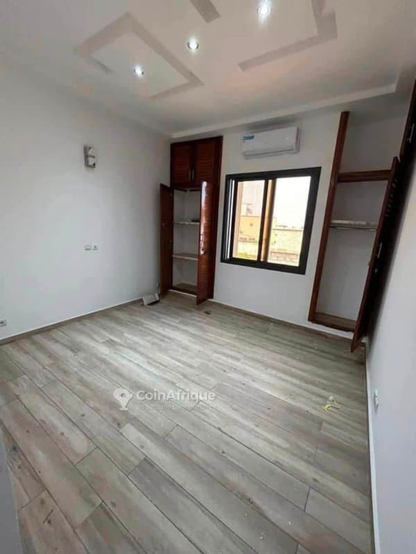 Location appartement 3 pièces à cocody non au 1er étage — photo 5