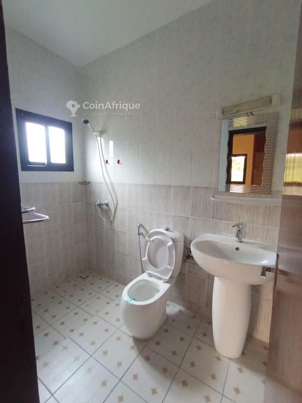 location appartement de standing 4 pièces - cocody riviera attoban — photo 5