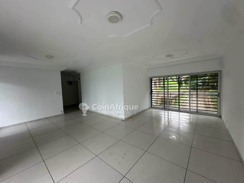 Location appartement 5 pieces à Cocody Rivera Golf-1