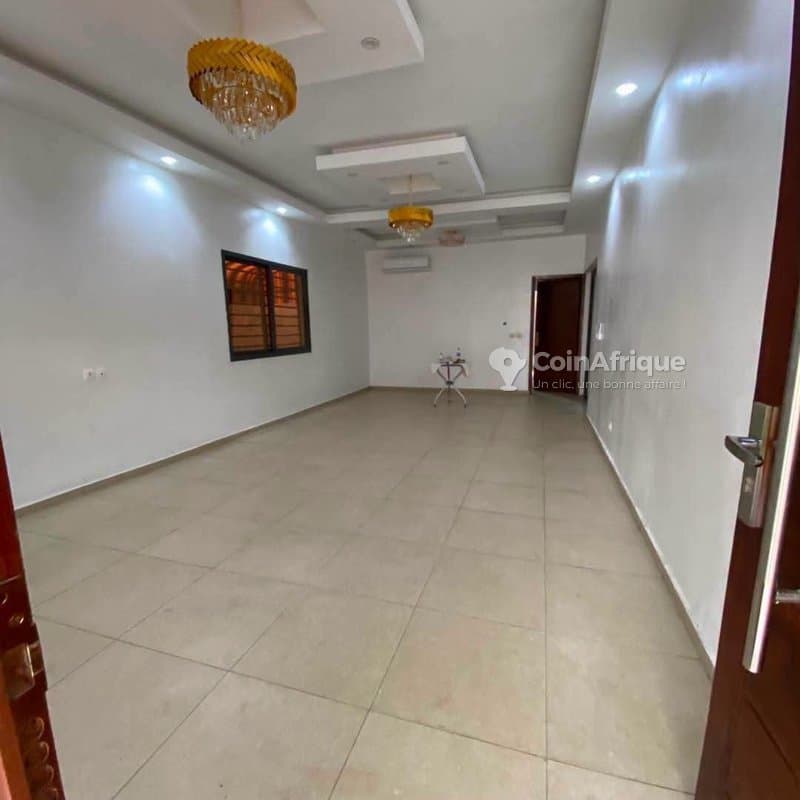 Location villa duplex de 6 pièces à cocody rivera palmeraie saint viateur — photo 3