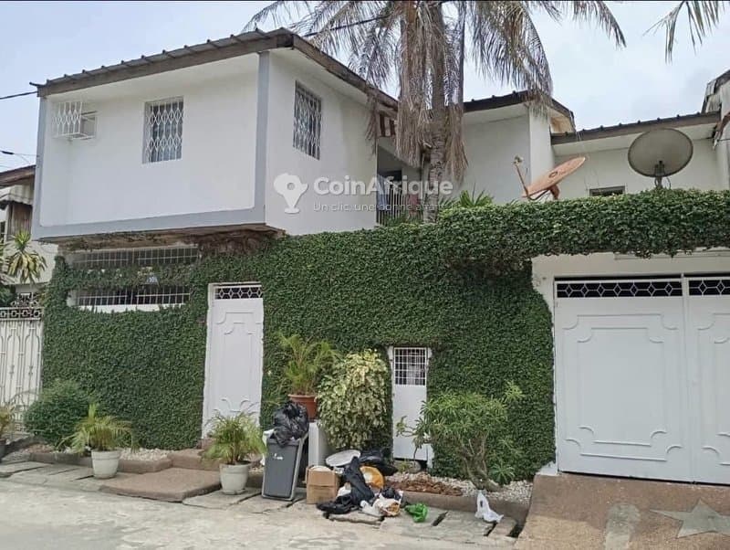 Vente villa 6 pièces à Cocody Angre 8eme Tranche