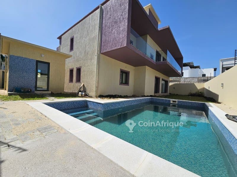 Location villa duplex 7 pièces à m'bandon