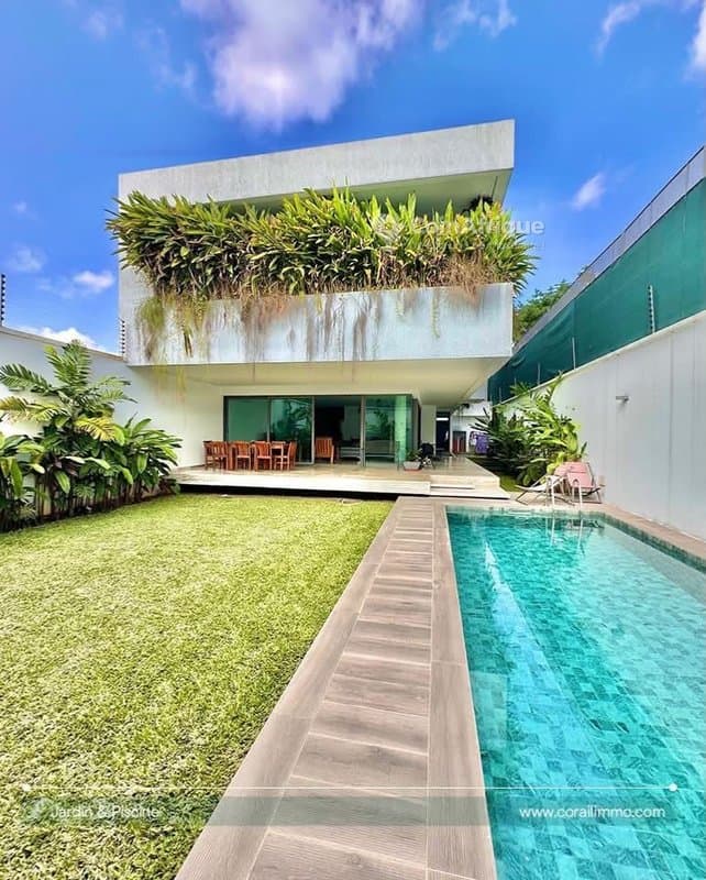 location villas 7 pièces - cocody