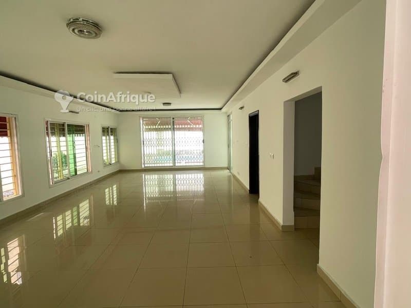 location villa duplex de standing 6 pièces + piscine - cocody 2 plateaux 8eme tranche cité arcade