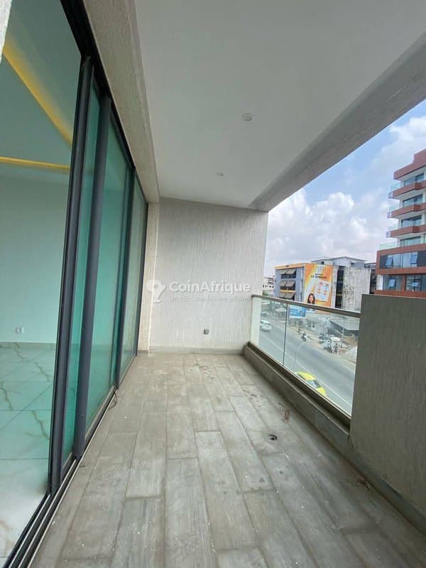 Location appartement 4 pièces - Cocody angré 9ème tranche en bordure bureaux et habitations