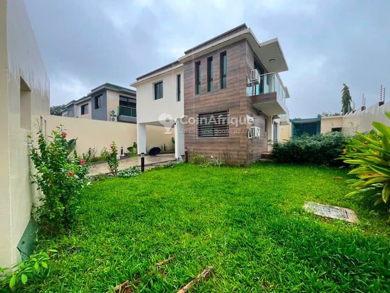 Location villa 6 pièces - Mbadon