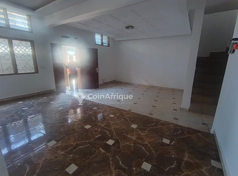 Location villa duplex 7 pièces - Riviera abatta