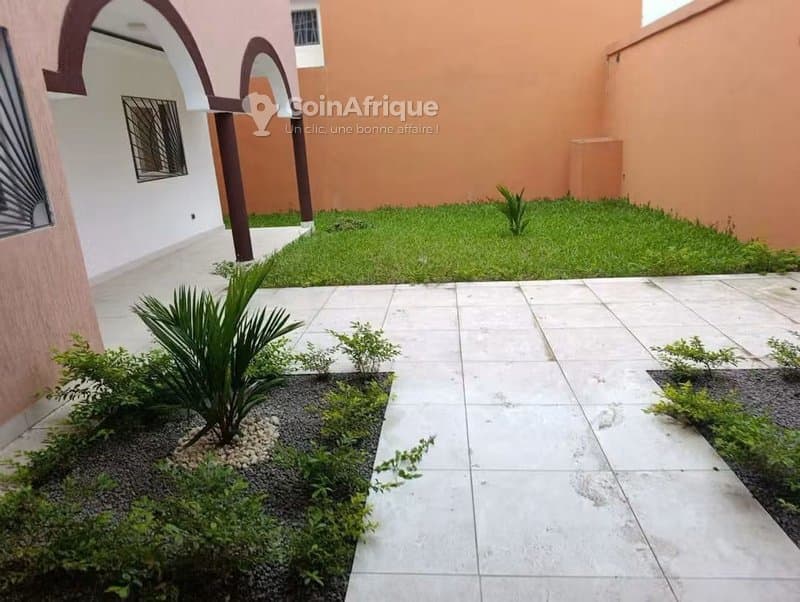 Location villa duplex 7 pièces - Cocody riviera Attoban
