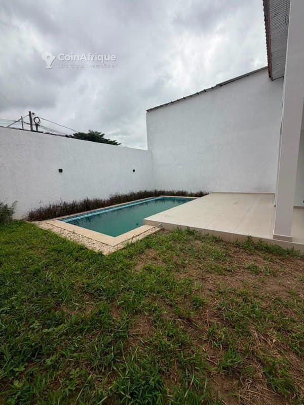 Location villa duplex 4 pièces avec piscine & jardin | cocody riviera m'badon cité vatican‎ — photo 2