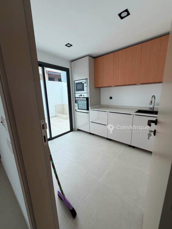 Location villa duplex 4 pièces avec piscine & jardin | cocody riviera m'badon cité vatican‎ — photo 4