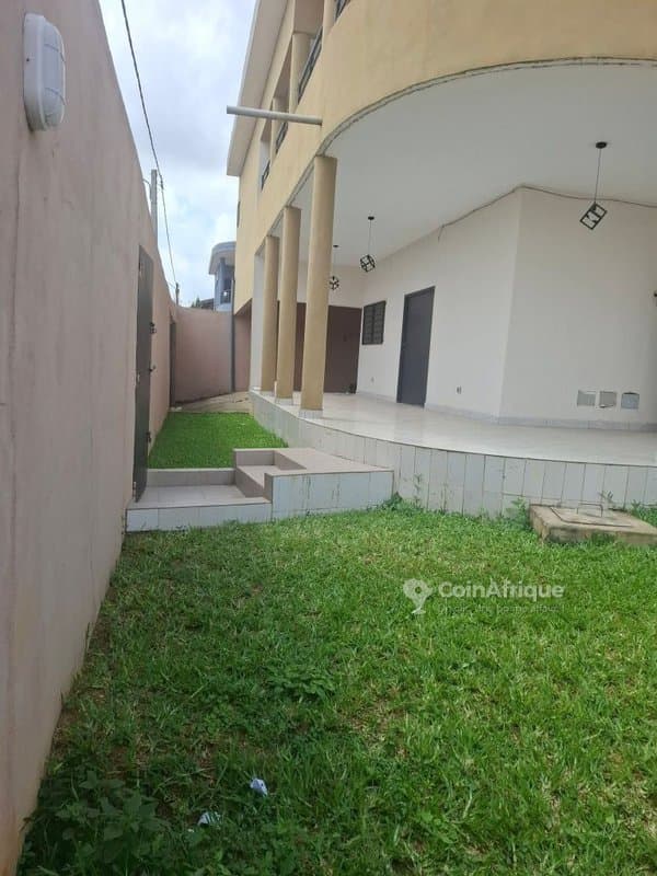 Location villa duplex de 7 pièces à cocody angre château cité orange — photo 2