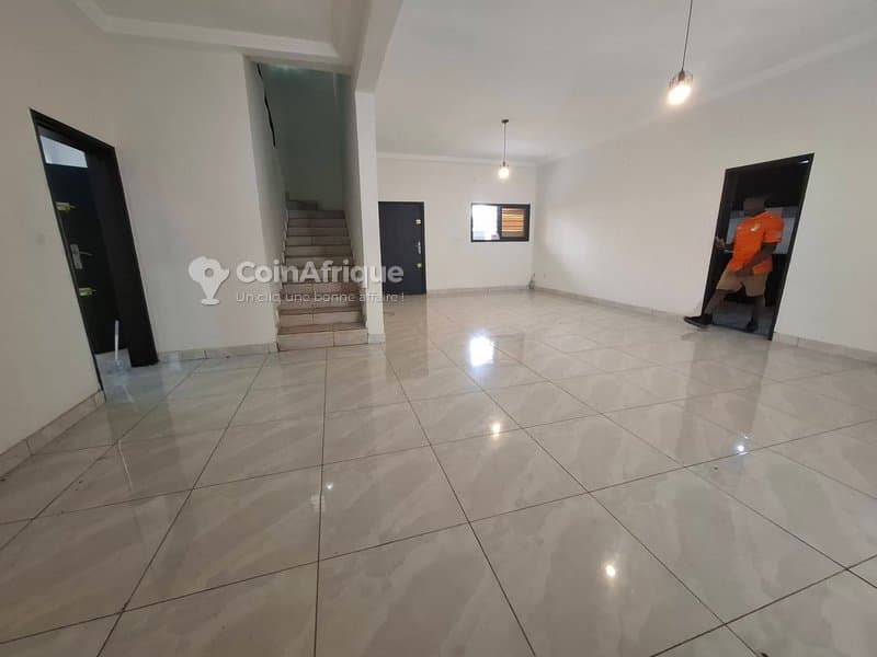 Location villa duplex de 7 pièces à cocody angre château cité orange — photo 5