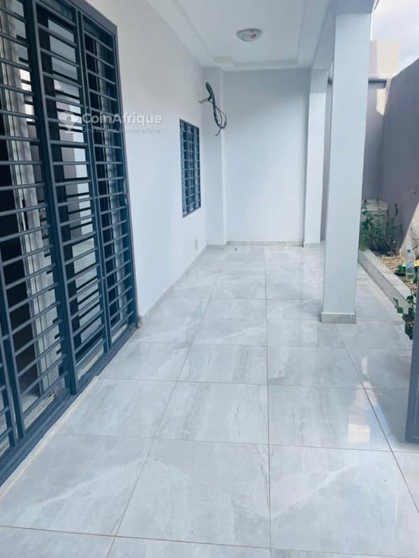 Location villa duplex 6 pièces - Cocody riviera abatta cité du port — photo 2