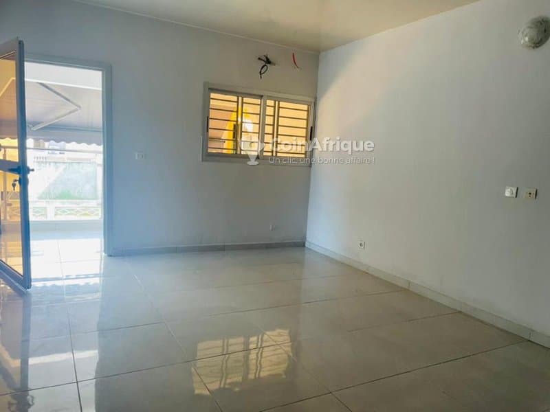 Location villa duplex 6 pièces - Cocody riviera abatta cité du port — photo 3