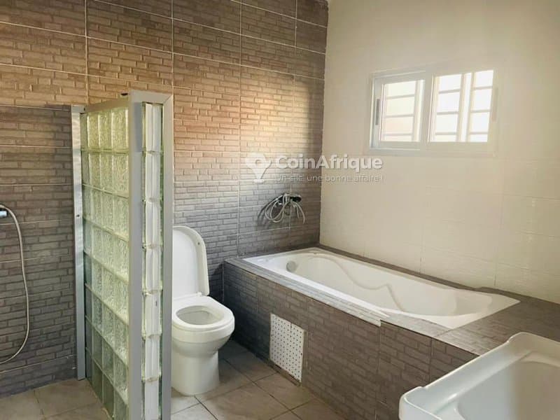 Location villa duplex 6 pièces - Cocody riviera abatta cité du port — photo 4