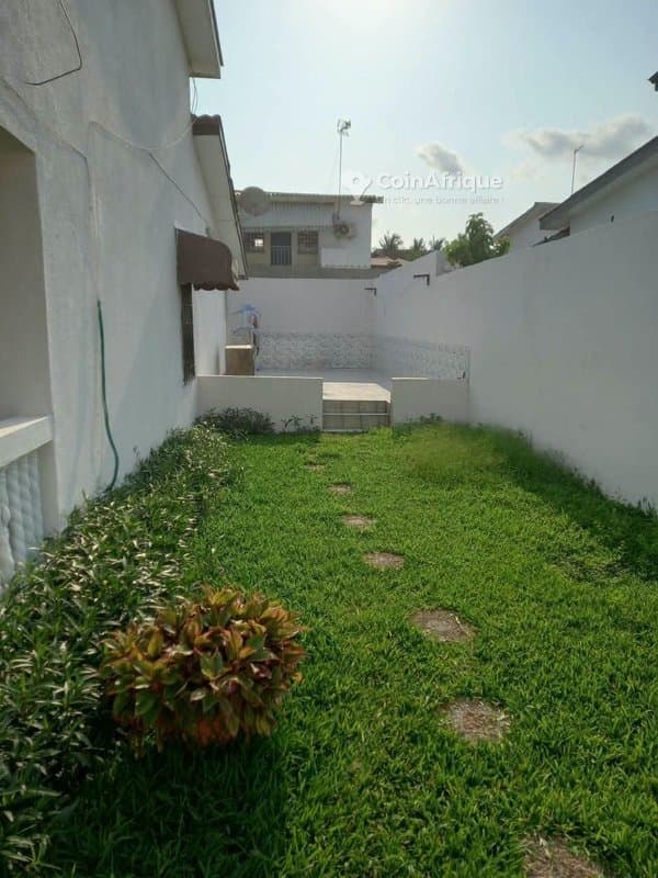 Location villa duplex 5pieces - Cocody angre 9eme tranche