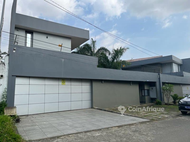 Location villas triplex 9 pièces - cocody attoban