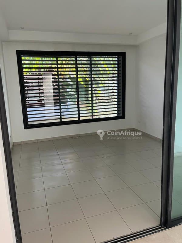 Location villas triplex 9 pièces - cocody attoban — photo 5