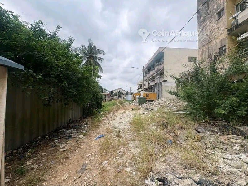 Terrain 691m2 - Riviera bonoumin