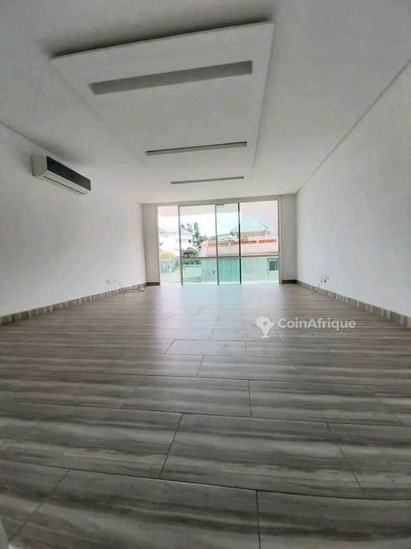 Location appartement 3pièces - Cocody rivera attoban au 2ème étage idéal pour bureau comme habitation — photo 4