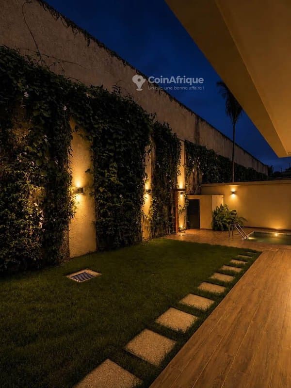 Location villas 05 pièces - Cocody riviera golf beverly hills — photo 2