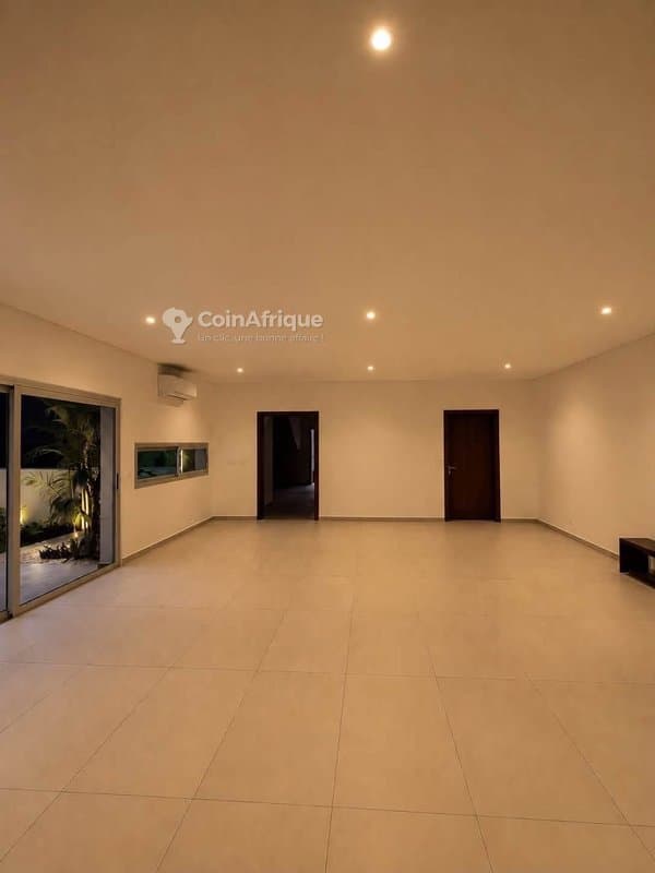 Location villas 05 pièces - Cocody riviera golf beverly hills — photo 4