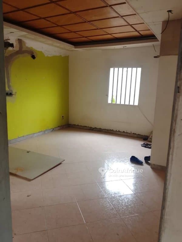 Vente villa basse 7 pièces - Cocody 2plateaux les valons derrière le 12eme arrondissement dans une cité — photo 3