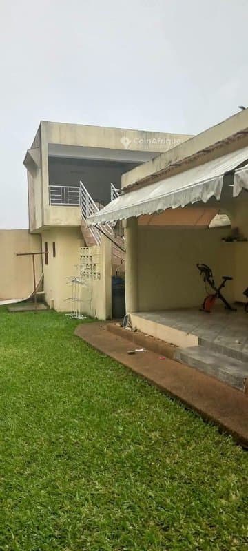 Vente villa basse 7 pièces - Cocody 2plateaux les valons derrière le 12eme arrondissement dans une cité — photo 4