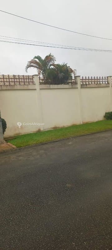 Vente villa basse 7 pièces - Cocody 2plateaux les valons derrière le 12eme arrondissement dans une cité — photo 5